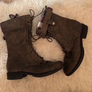 New! Flannel Brown leather combat boots sz.7.5